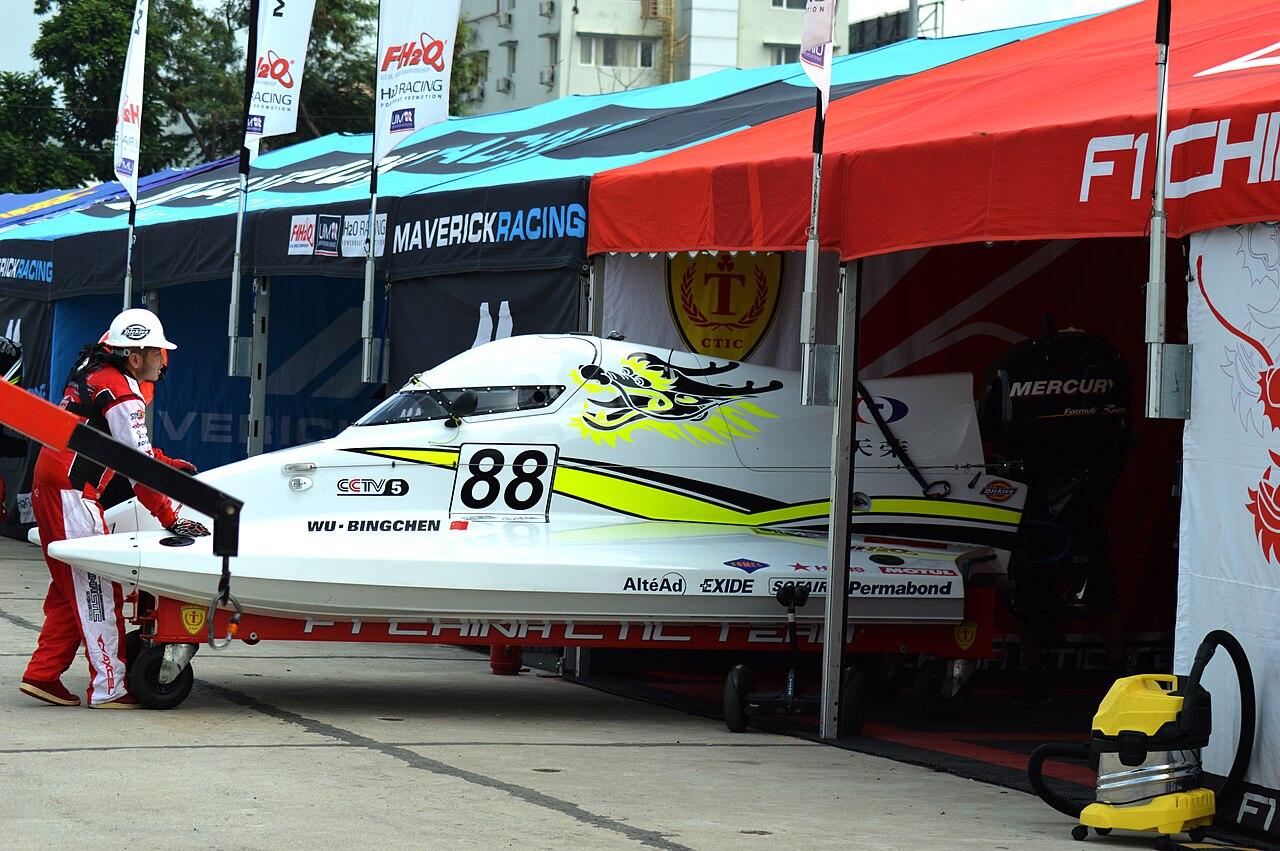 F1赛车技术流变:那些改变比赛的革新(战术执教视角)